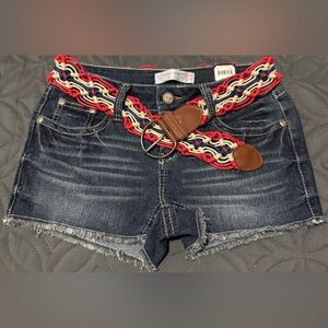 NWT Women’s No Boundaries Jean shorts with cute belt NWT size 7/8